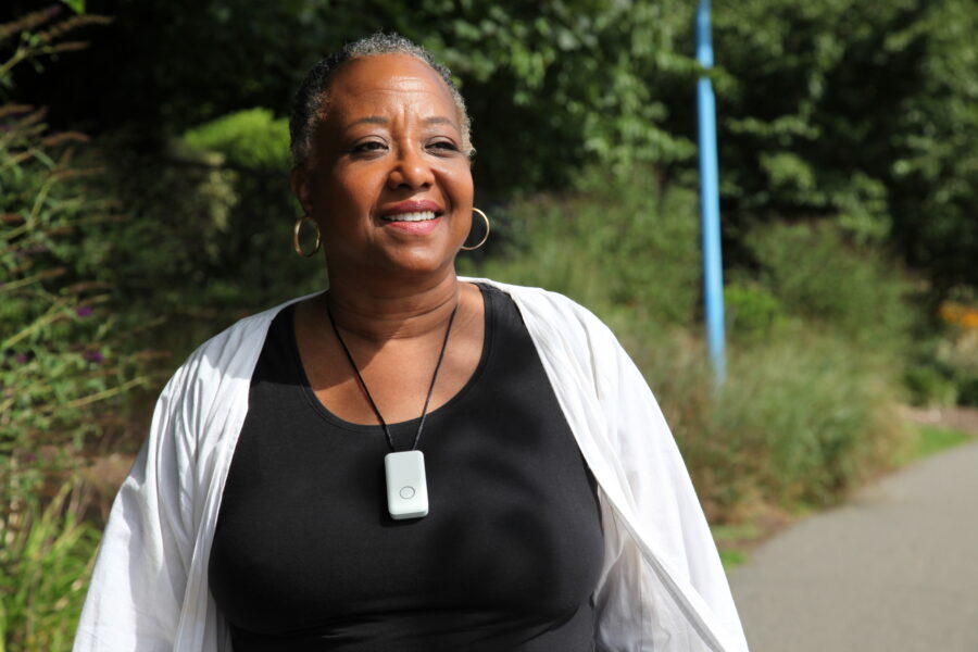 hombre y mujer en la playa